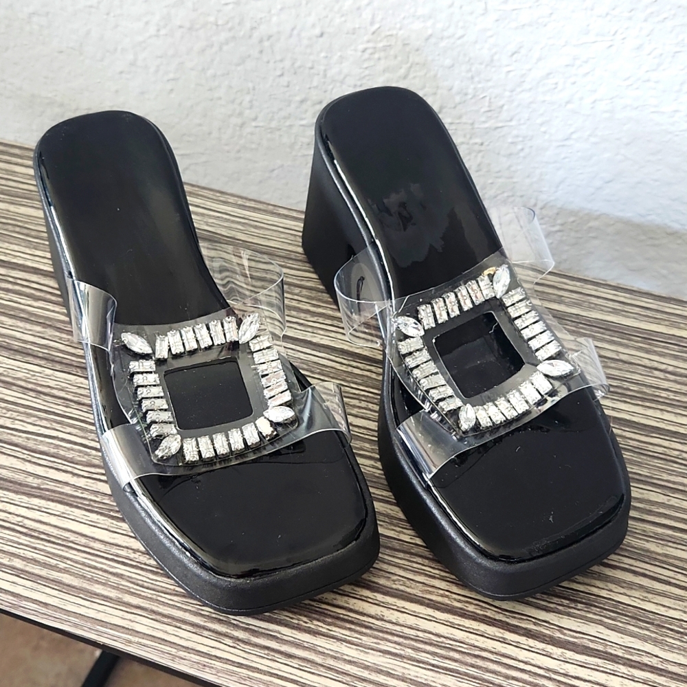 NWOT..Platform sandals